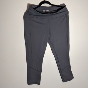 🆕 grey capris